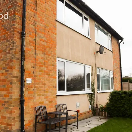 Elwood - Spacious Contemporary From In With Parking