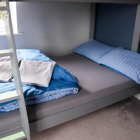 Elwood - Spacious Contemporary From In With Parking Holiday home Harrogate