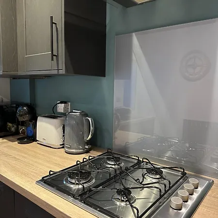 Elwood - Spacious Contemporary From In With Parking * Harrogate