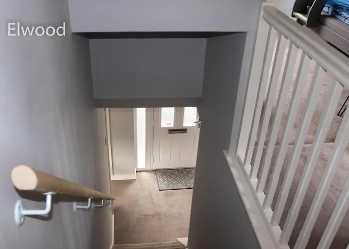 Elwood - Spacious Contemporary From In With Parking * Χαρογκέιτ