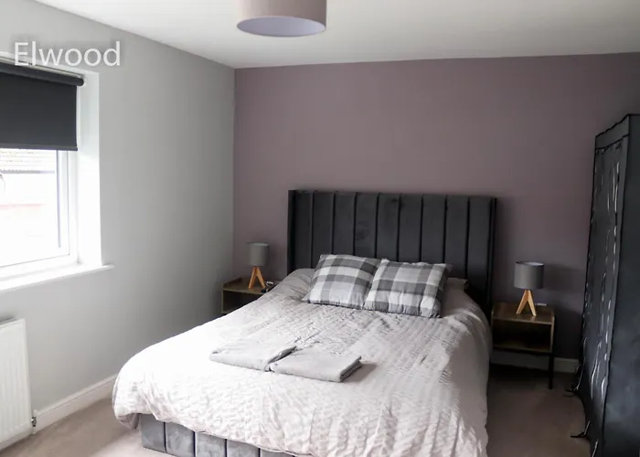 Elwood - Spacious Contemporary From In With Parking Χαρογκέιτ