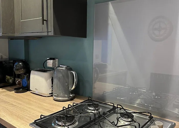 Elwood - Spacious Contemporary From In With Parking * Χαρογκέιτ