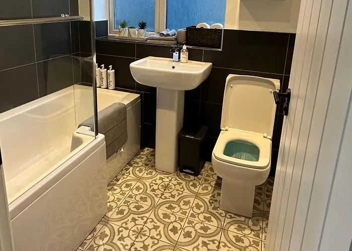 Elwood - Spacious Contemporary From In With Parking * Χαρογκέιτ