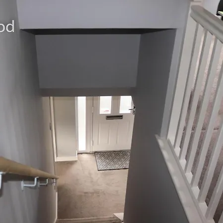 Elwood - Spacious Contemporary From In With Parking * Harrogate