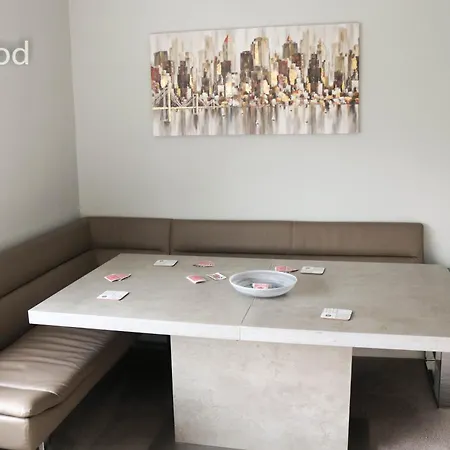 Elwood - Spacious Contemporary From In With Parking Feriehus