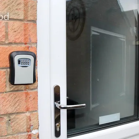 Elwood - Spacious Contemporary From In With Parking Feriehus