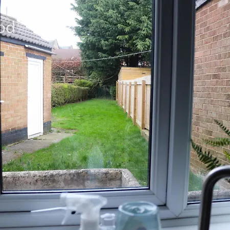 Elwood - Spacious Contemporary From In With Parking Feriehus